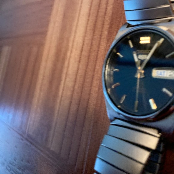 Seiko Automatic 7S26-8760 Self Winder Gray Sunburst Dial Runs Smooth 21 Jewel - Picture 2 of 7